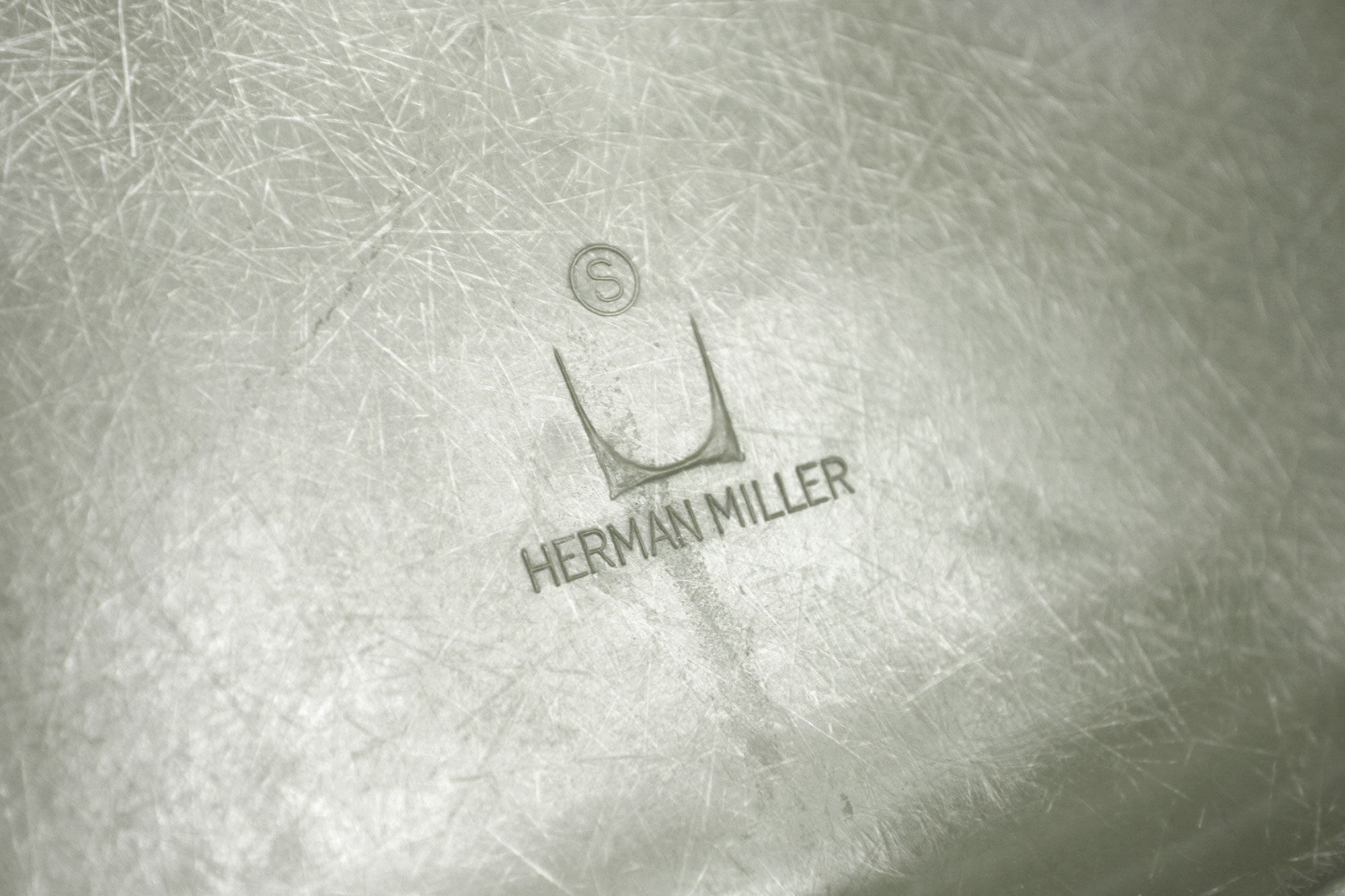 Chair design Charles and Ray Eames Herman Miller foot Eiffel edition DSR