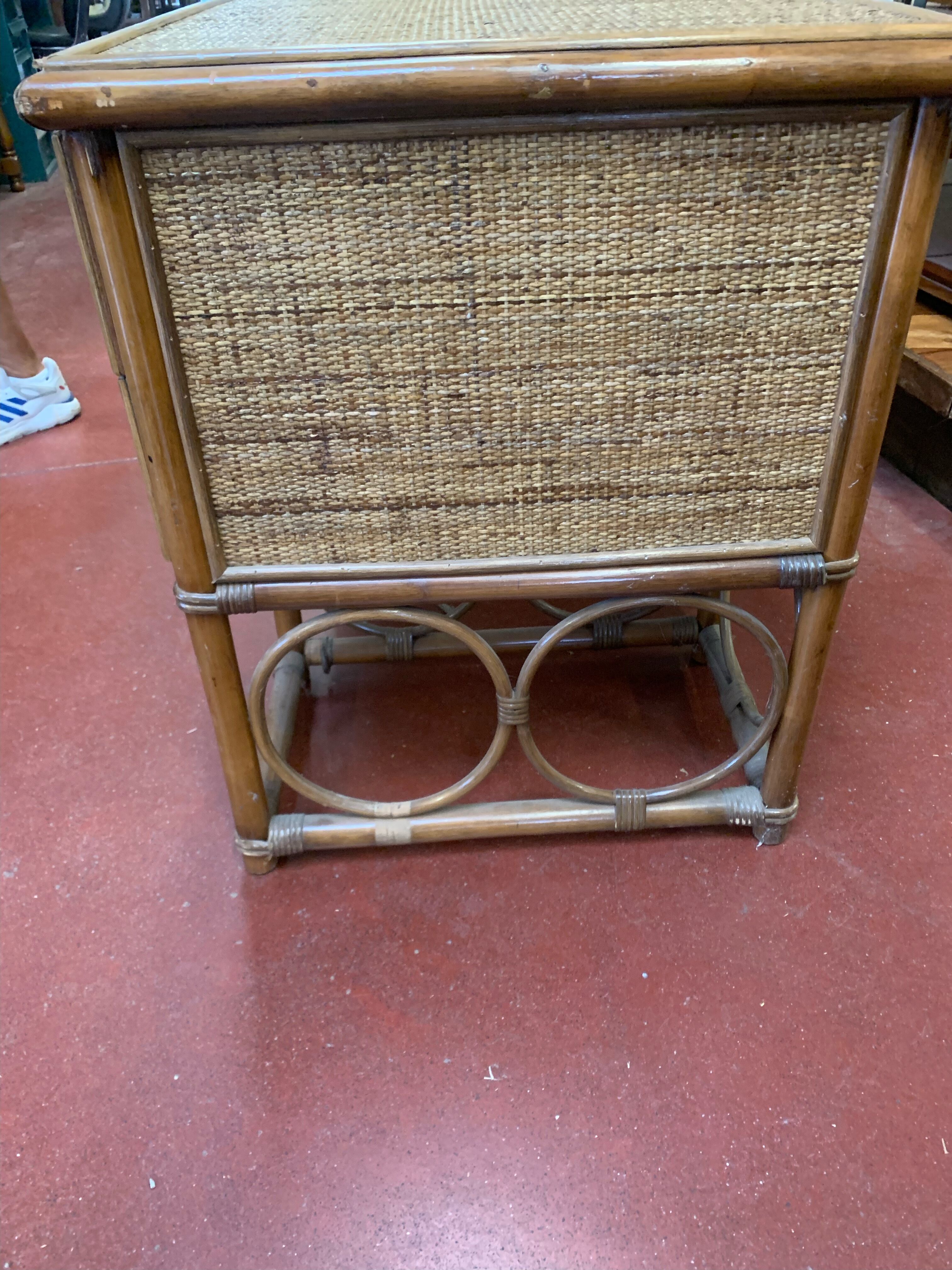 Rattan office year 60