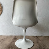 Pair of tulip chairs by Eero Saarinen, Knoll 80