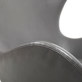 Arne Jacobsen Egg Chair with Tilt Function
