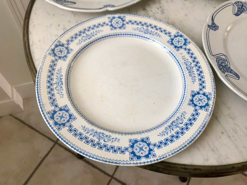 Lot of 4 mismatched flat plates terre de fer "alton" late nineteenth