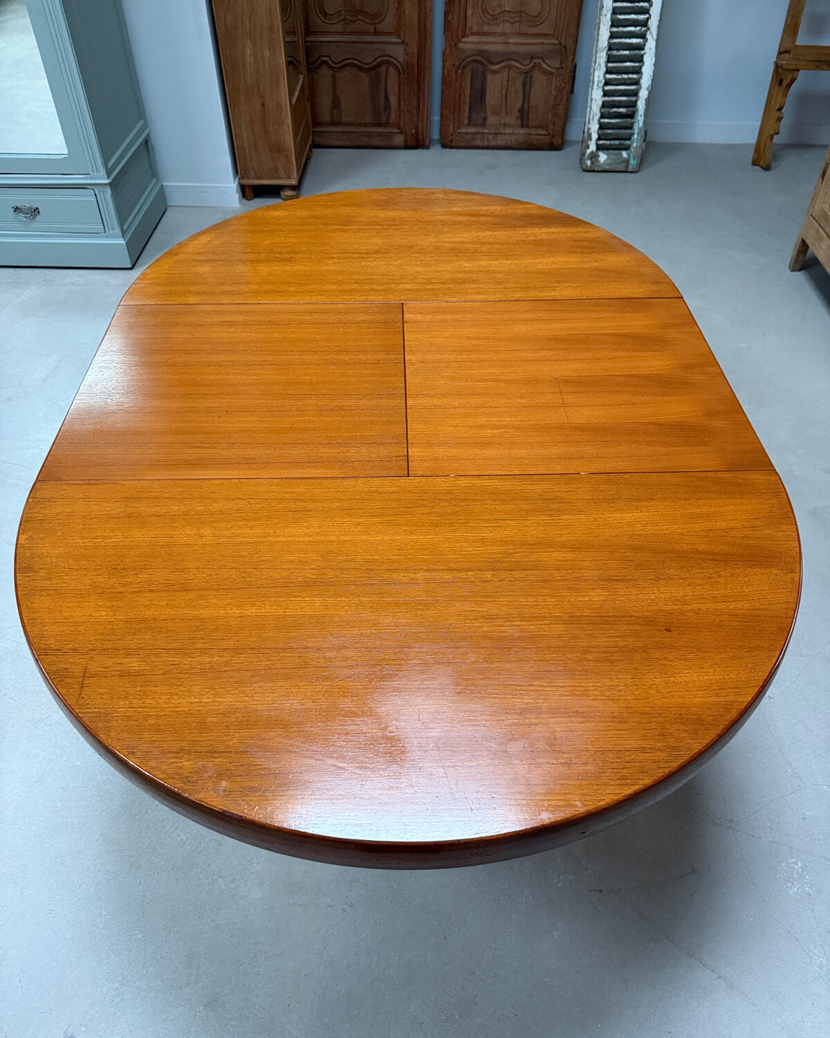 Extendable round table Baumann
