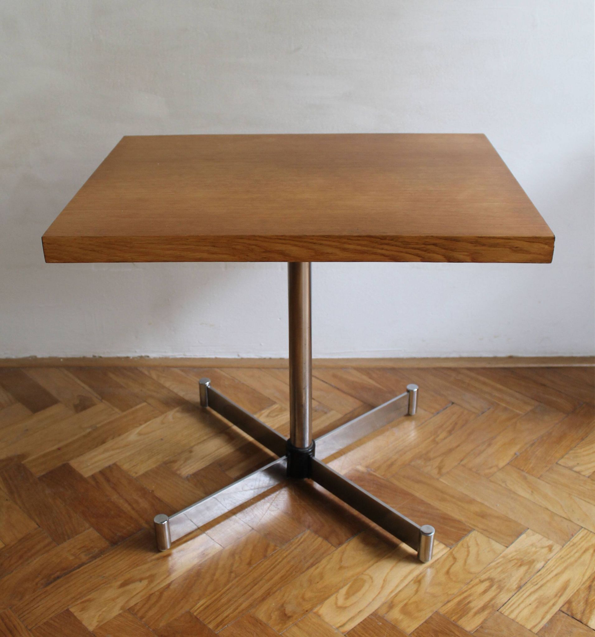 Table d'appoint pour téléviseur des années 1980