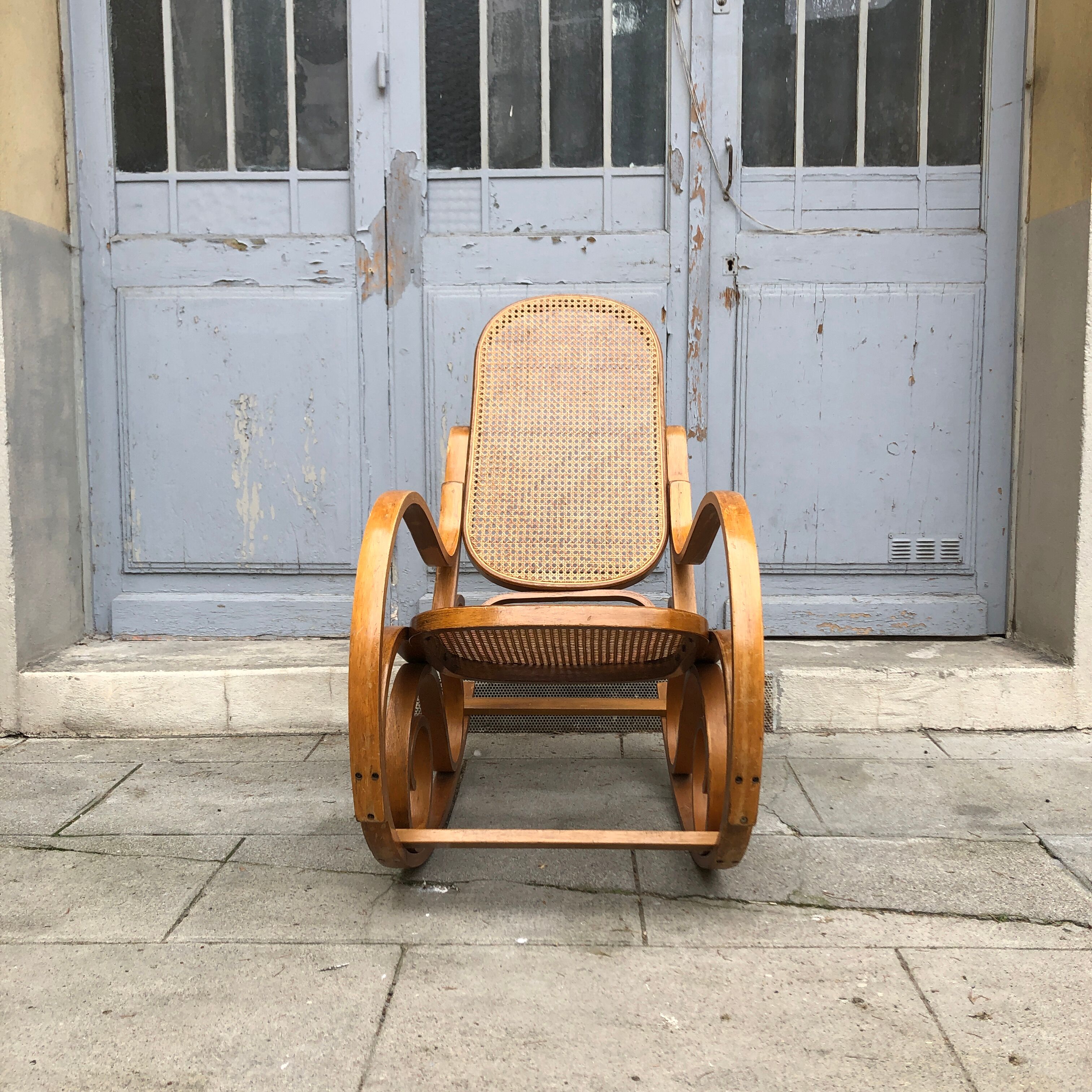 Rocking chair