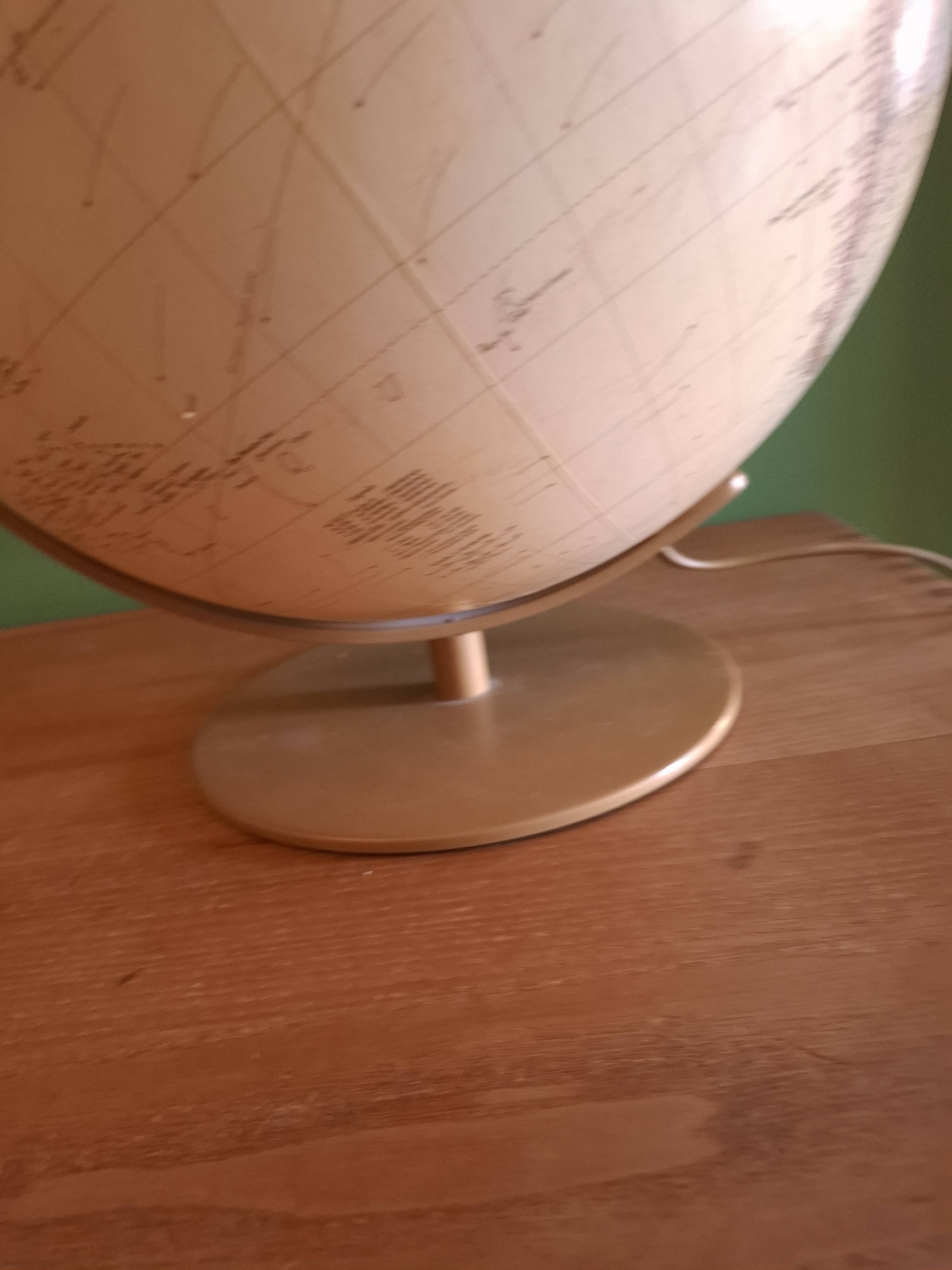 Globe terrestre lumineux colombus
