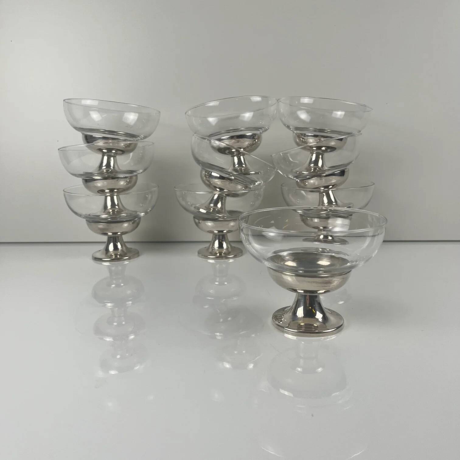 Set of 10 dessert / ice cream bowls, in glass and metal (silver?), 1970.