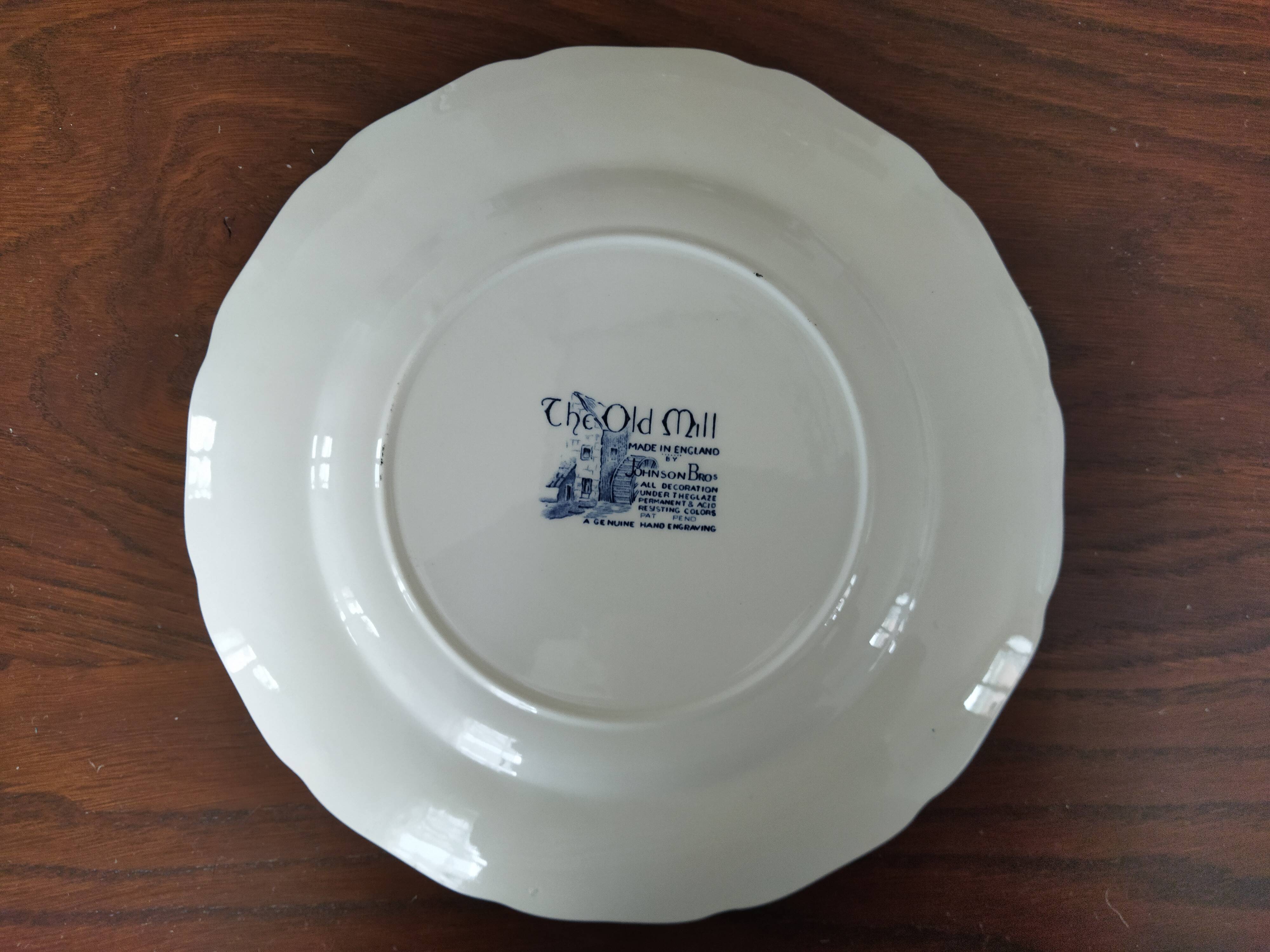 8 blue & white plates