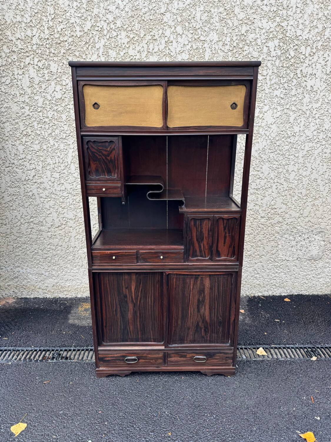 Elégant cabinet en deux corps typique style japonais, vers les années