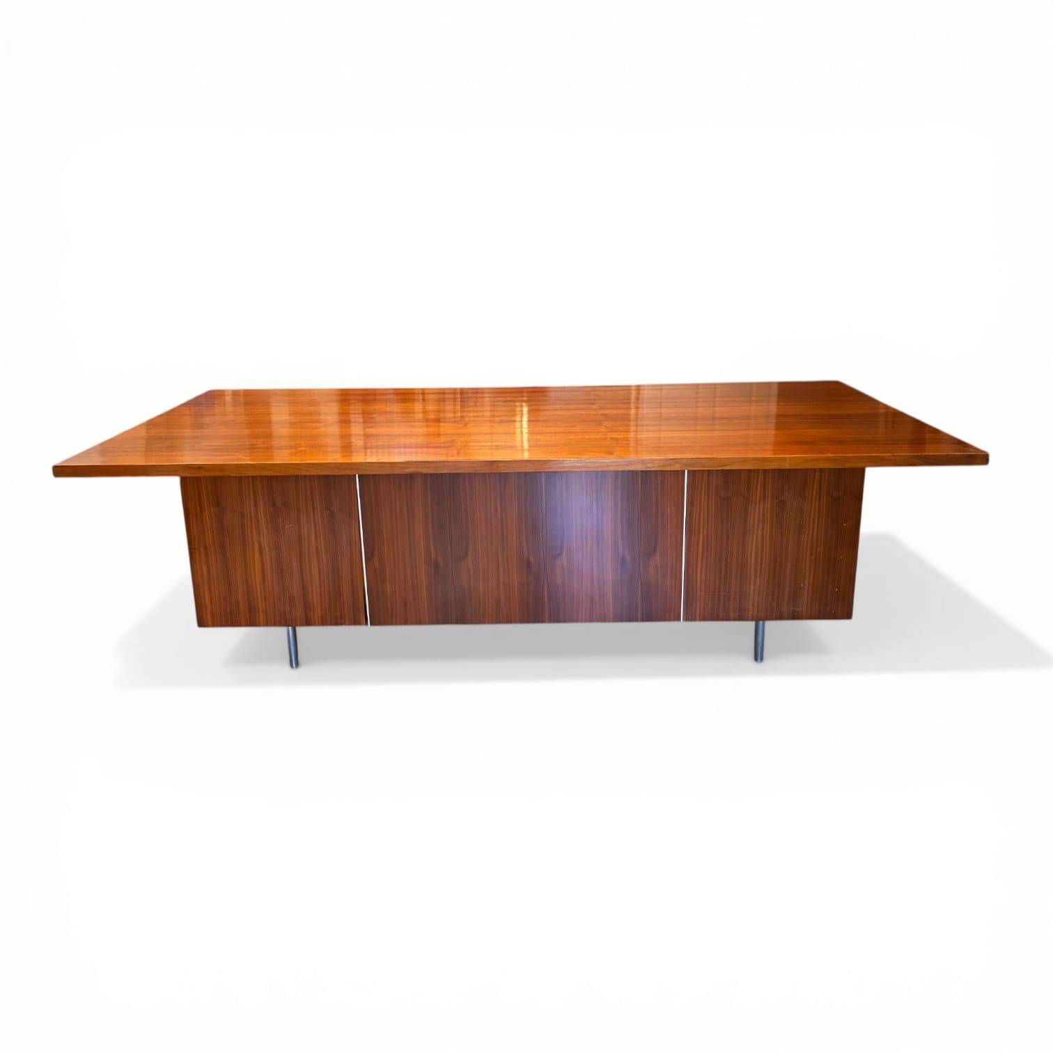 Executive Office "EOG" in Walnut by George Nelson for Herman Miller, Here