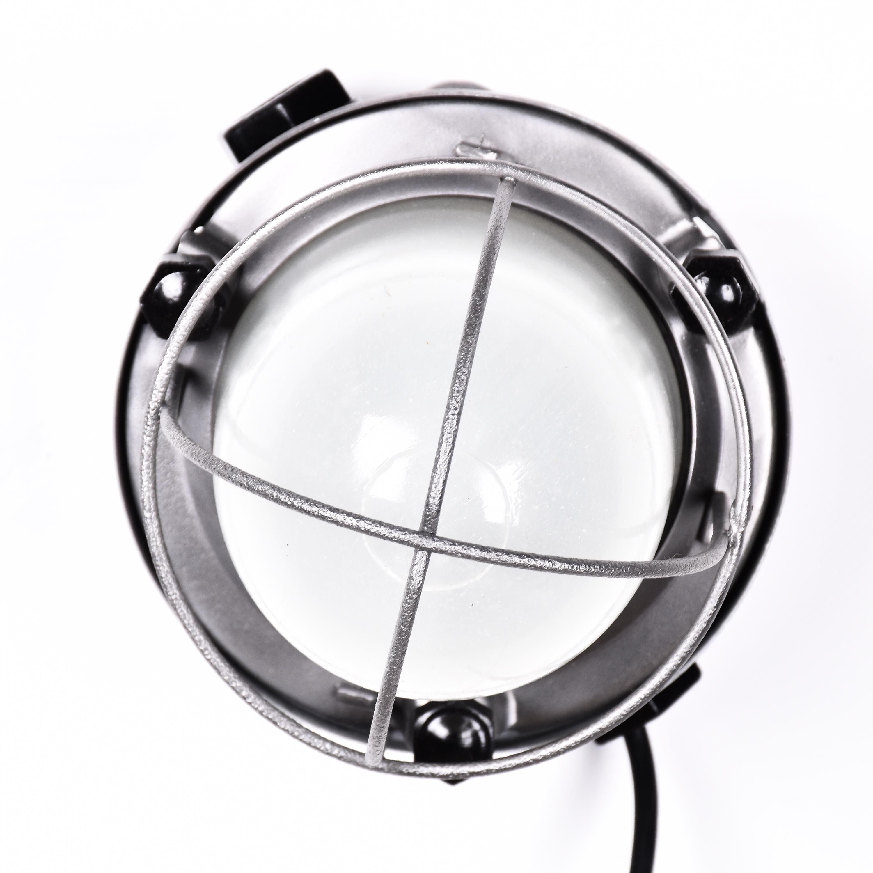 Industrial wall lamp