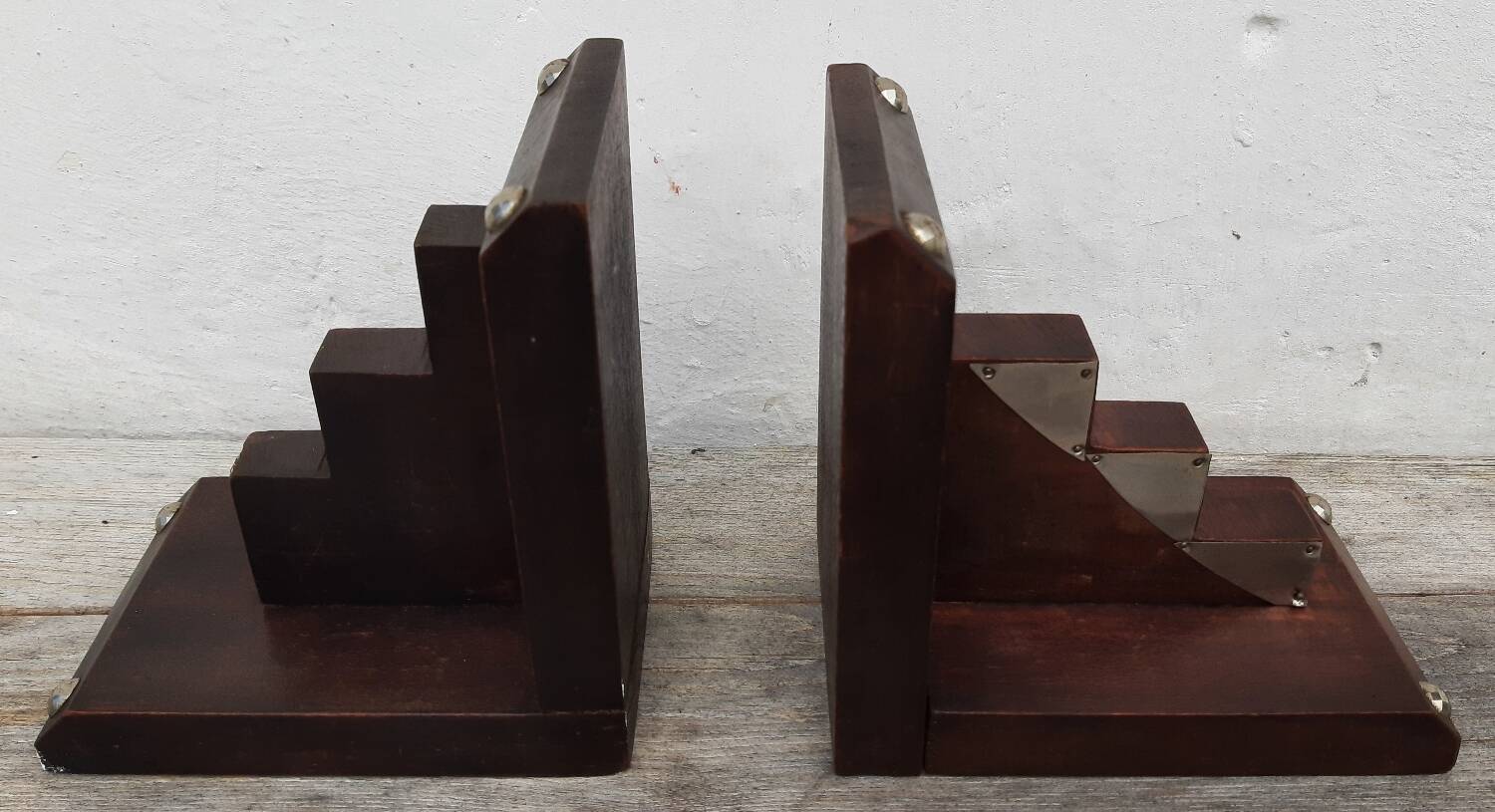 Paire de serre-livres en bois (art-déco)