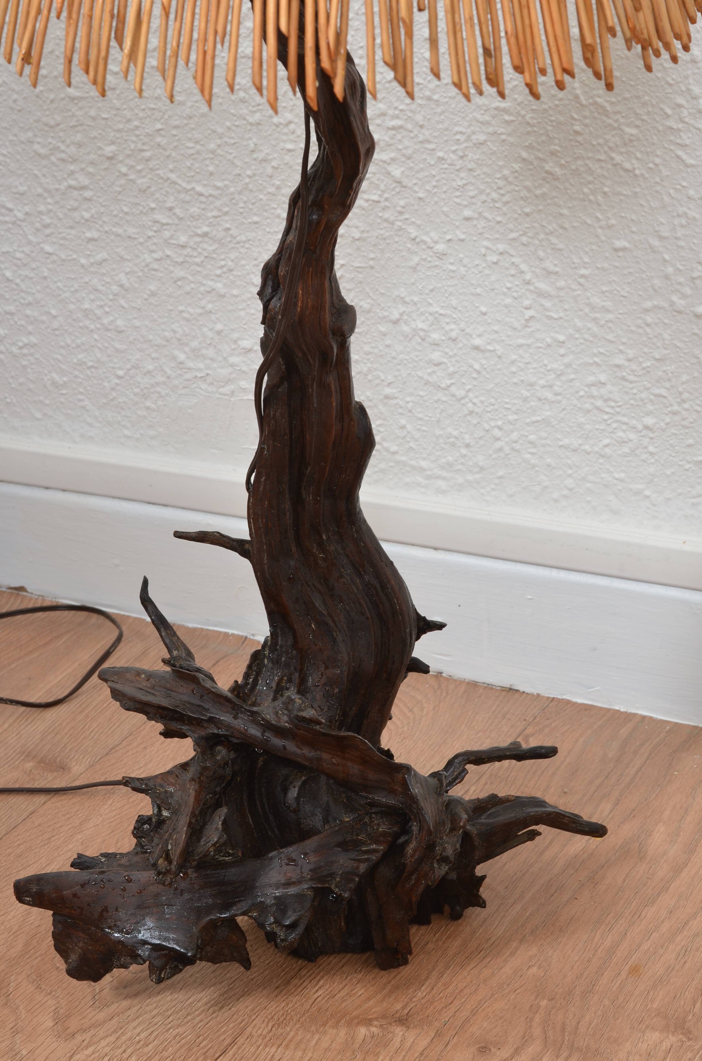 Lampe pieds racine brutaliste