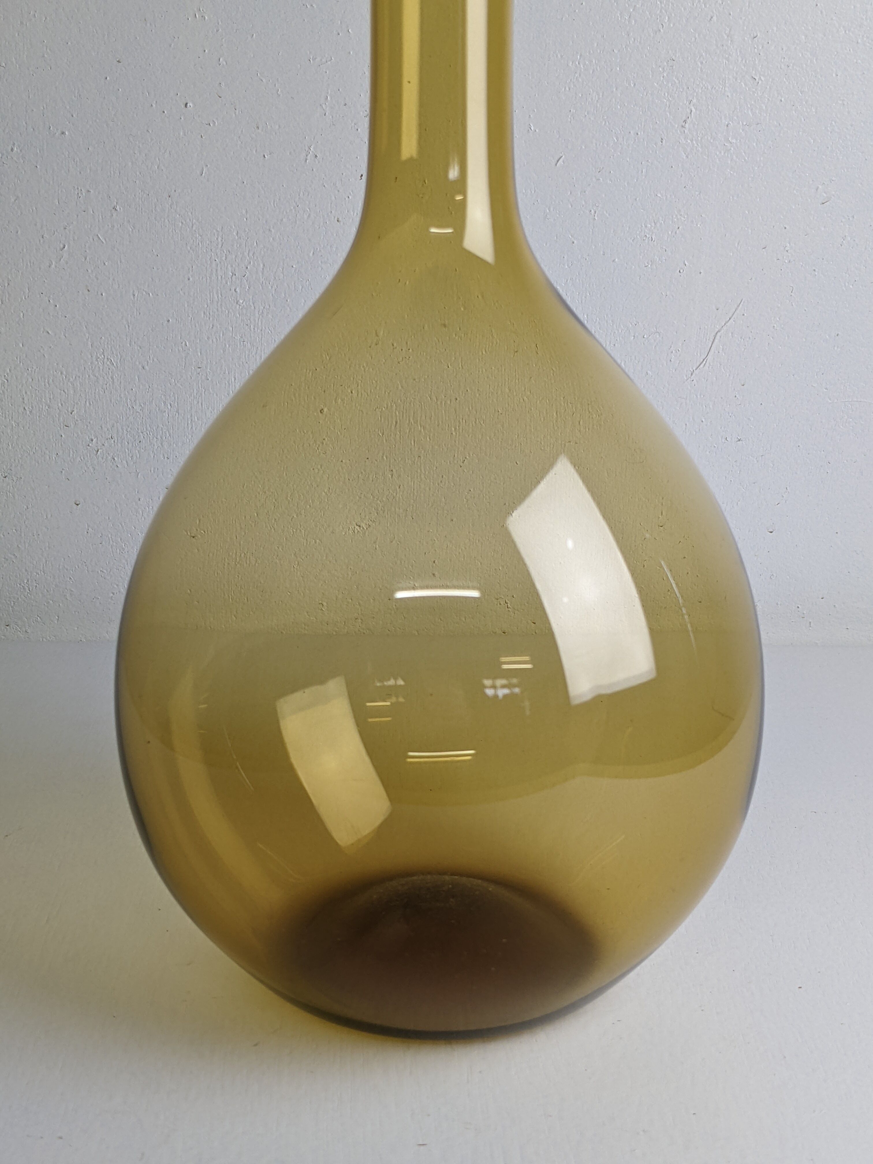 Large scandinavian vase in blown glass by arthur percy for gullaskruf, sweden - 50s