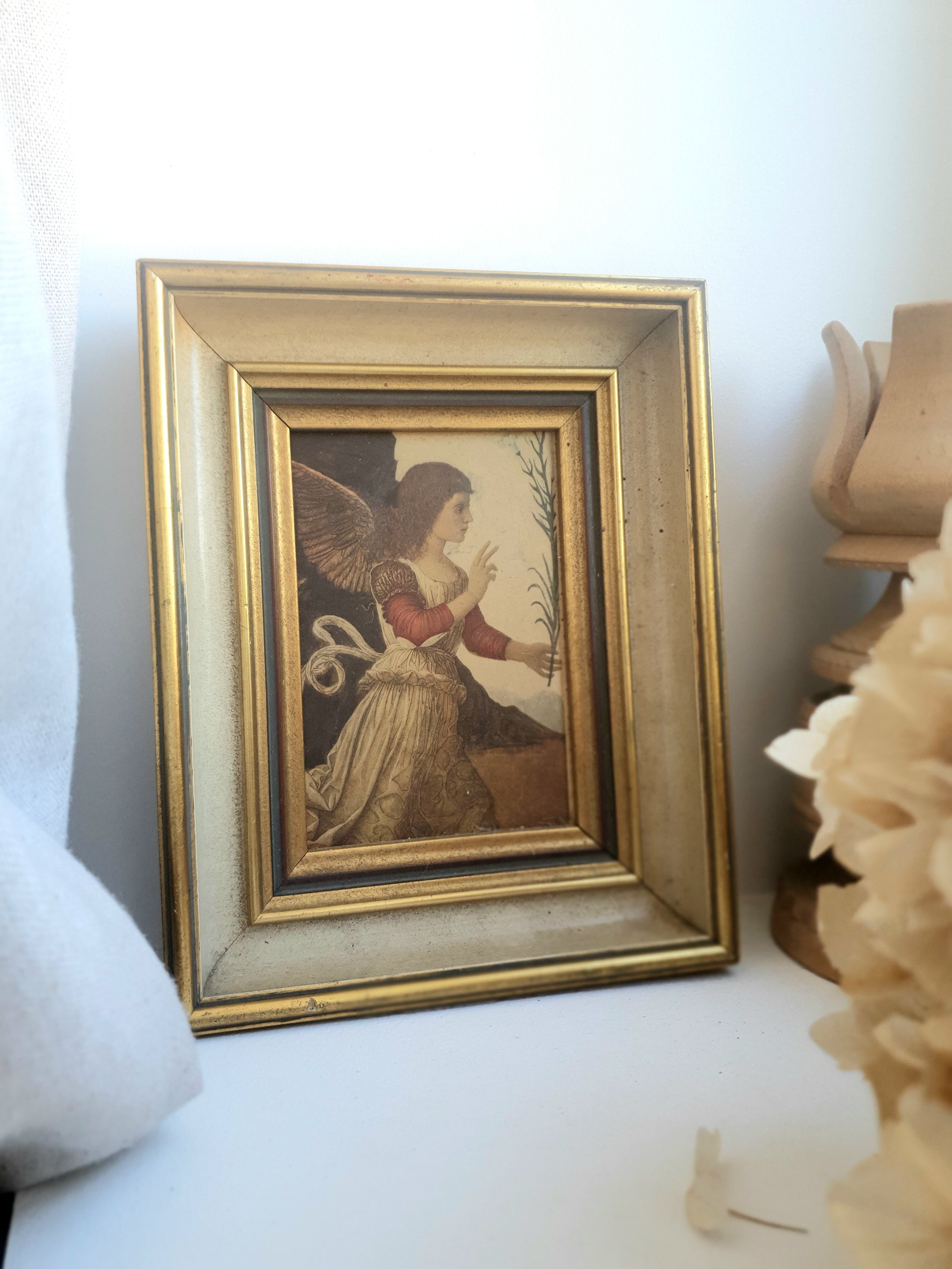 Italian Renaissance angel setting