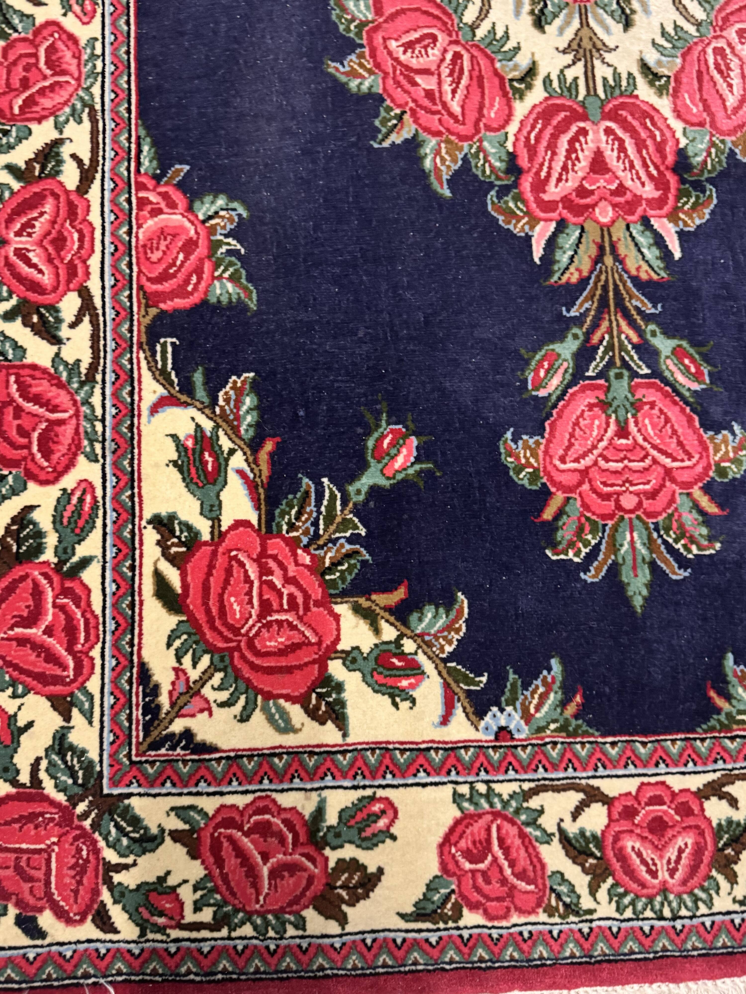 hand-woven Persian rug Ghoum