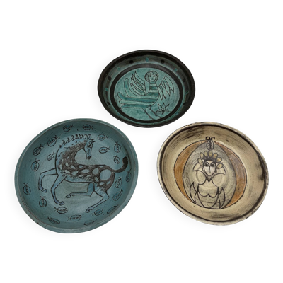 Suite de Trois Coupelles en Céramique Émaillée à Décor Mythologique, Pièces