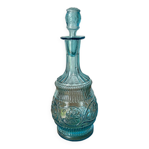 Carafe ancienne en verre moulé bleu turquoise