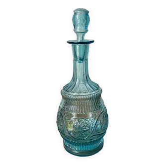 Carafe ancienne en verre moulé bleu turquoise