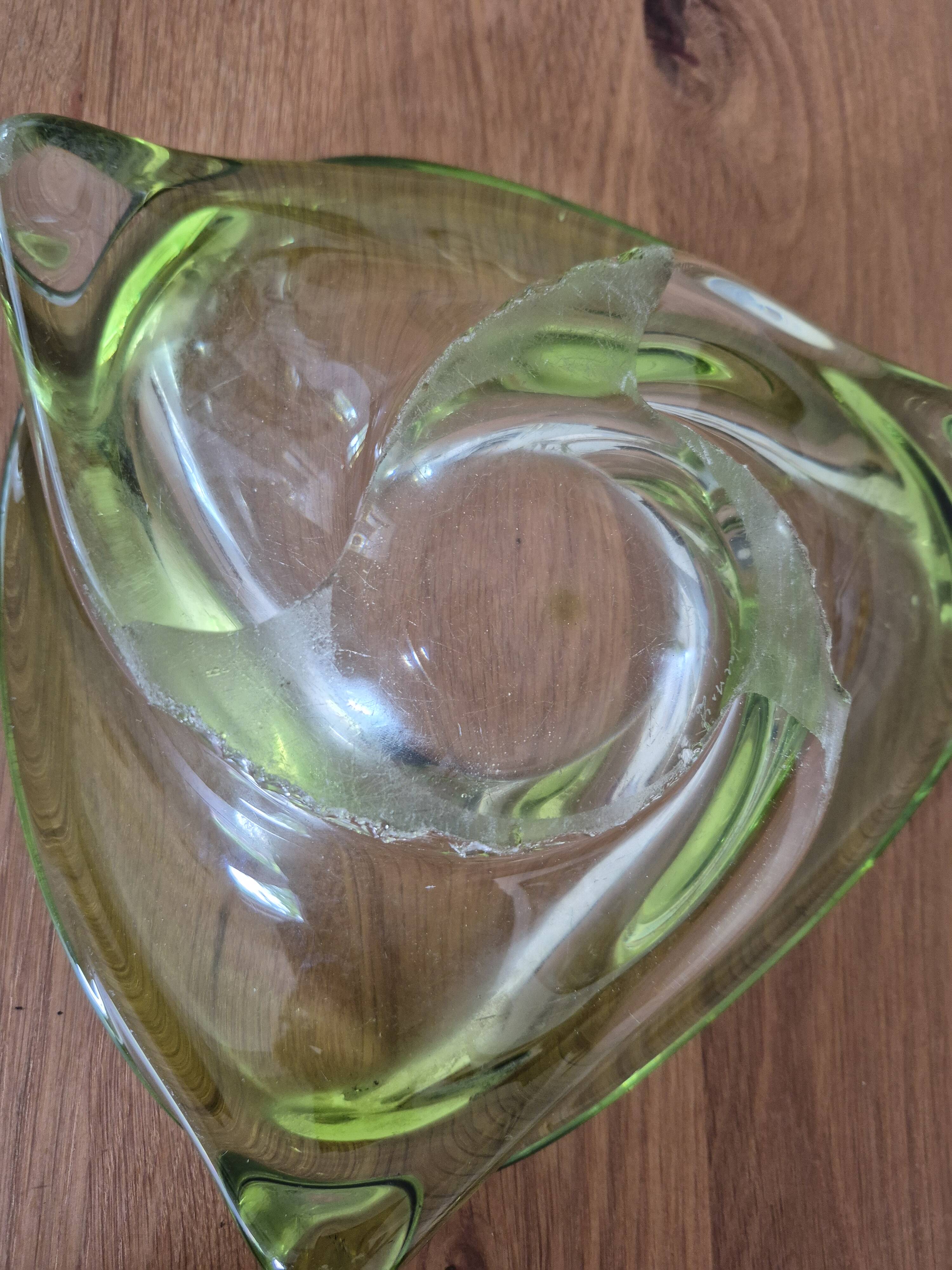 Art Deco ashtray in cut anise crystal