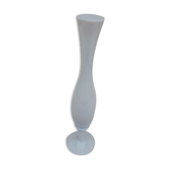 Vase soliflore blanc en opaline  H 27 cm