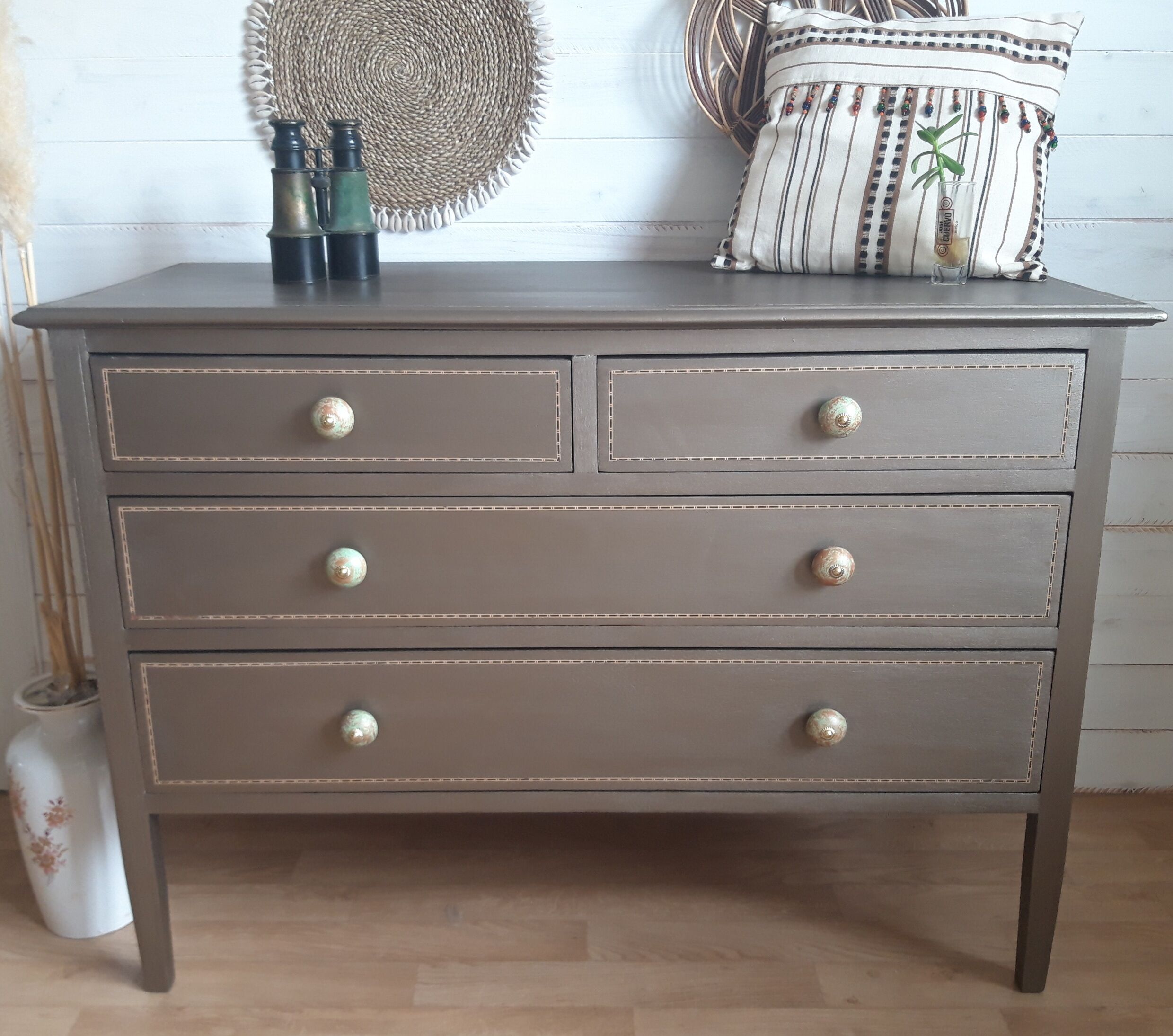 Antique chest of drawers