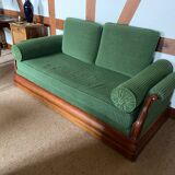 Resting bed in mahogany with epic green velvet fabric from the 19th century.