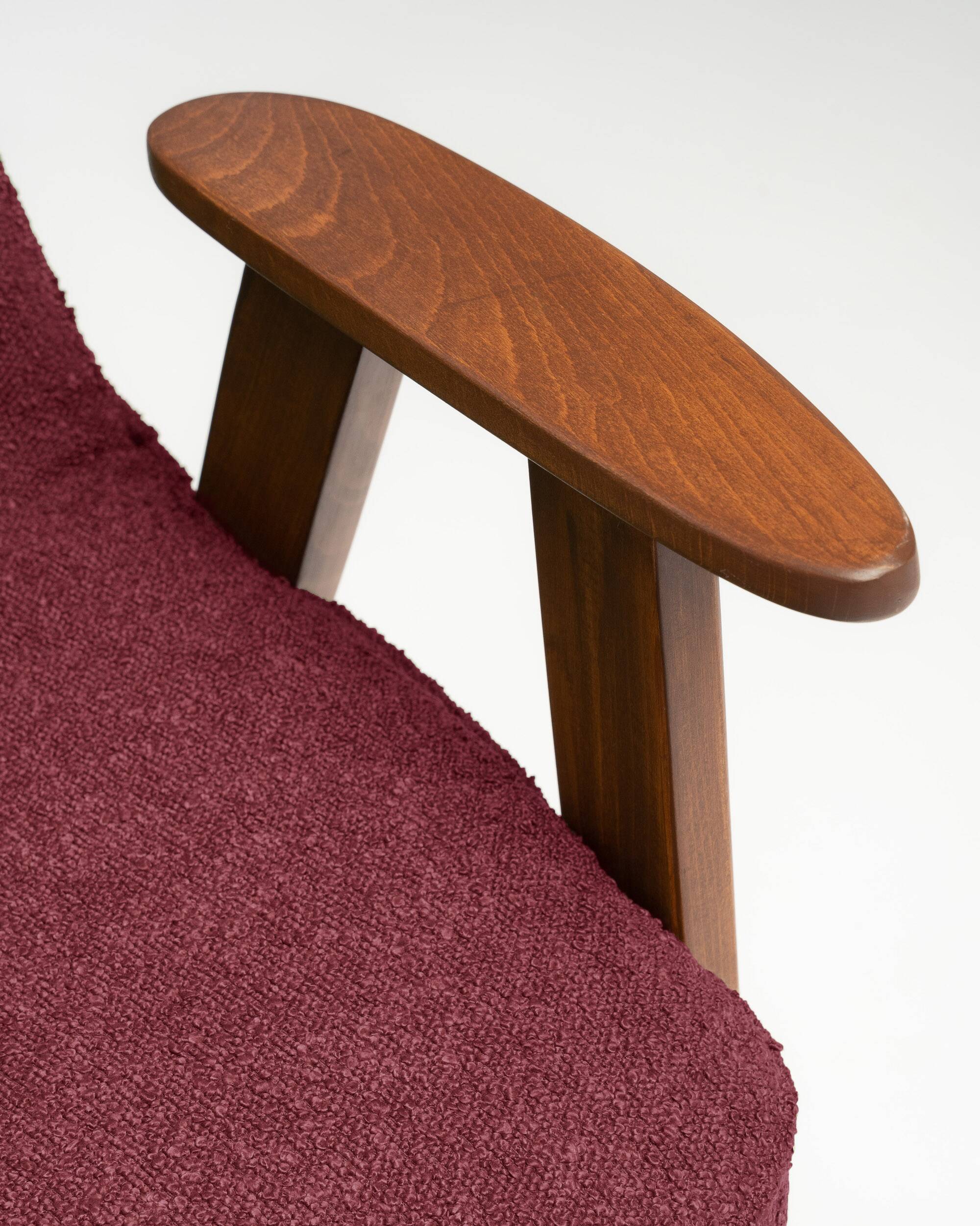 Fauteuil Modèle 366 de Józef Chierowski (1962) – Icône du design polonais