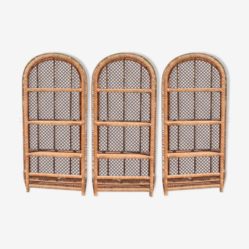 Trio d'étagères en osier