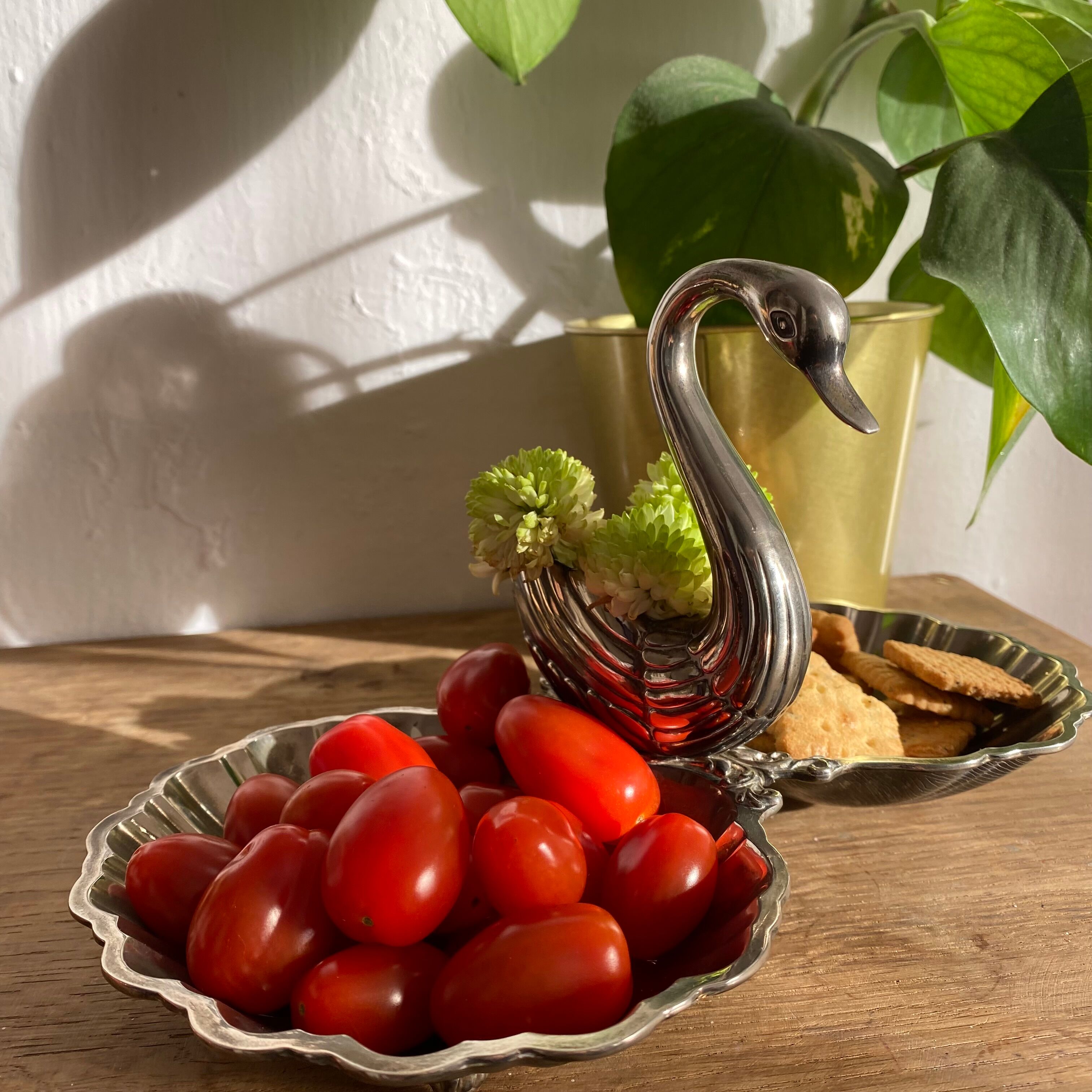 Empty dish vintage swan pocket