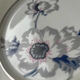 Set of 12 antique porcelain plates with anemone pattern + matching large plate 29.5 cm
