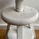 Tabouret d'architecte à vis en bois blanc