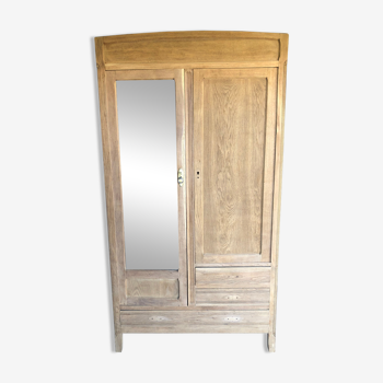 Armoire parisienne