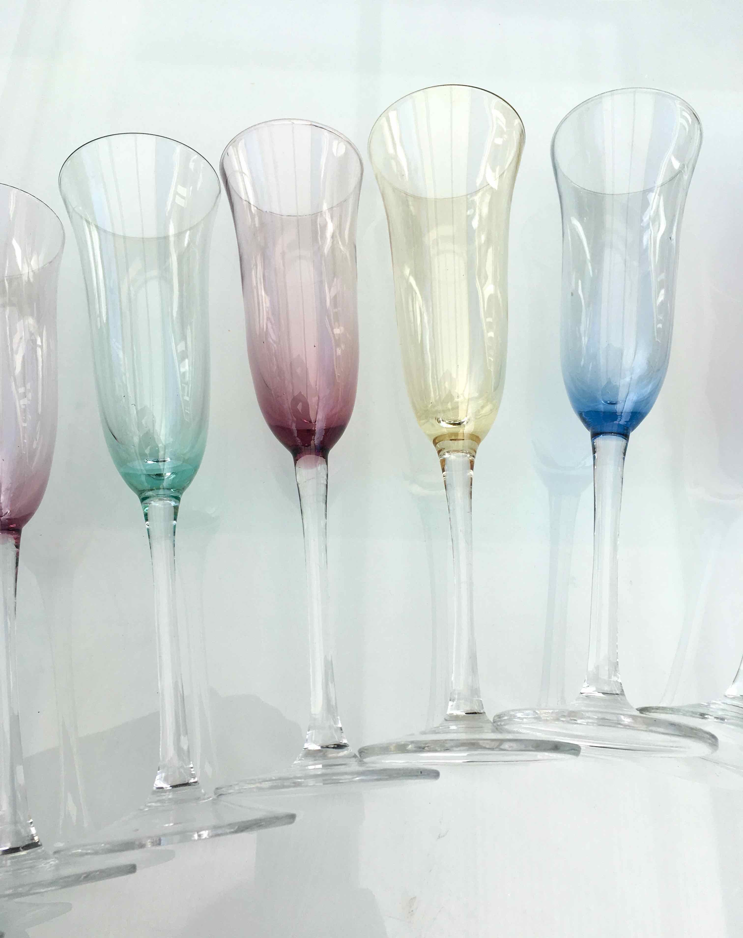 Set de 10 flûtes à champagne colorées