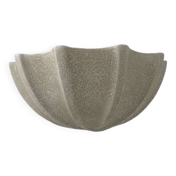 Vintage porcelain shell wall light, speckled beige, France 1960