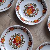 Set of 6 Moulin des Loups plates with red flowers