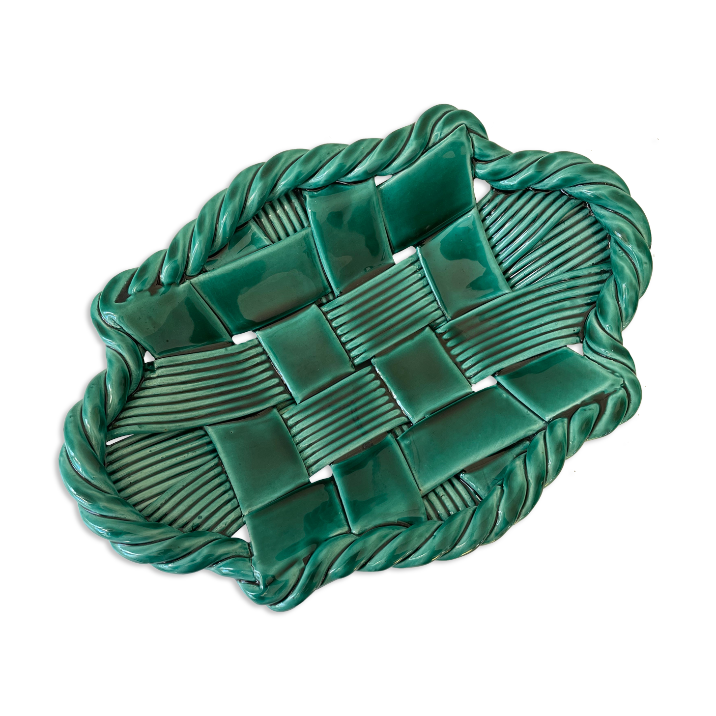 Braided ceramic fruit cup