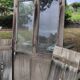 Ancienne porte avec volets en bois Vintage