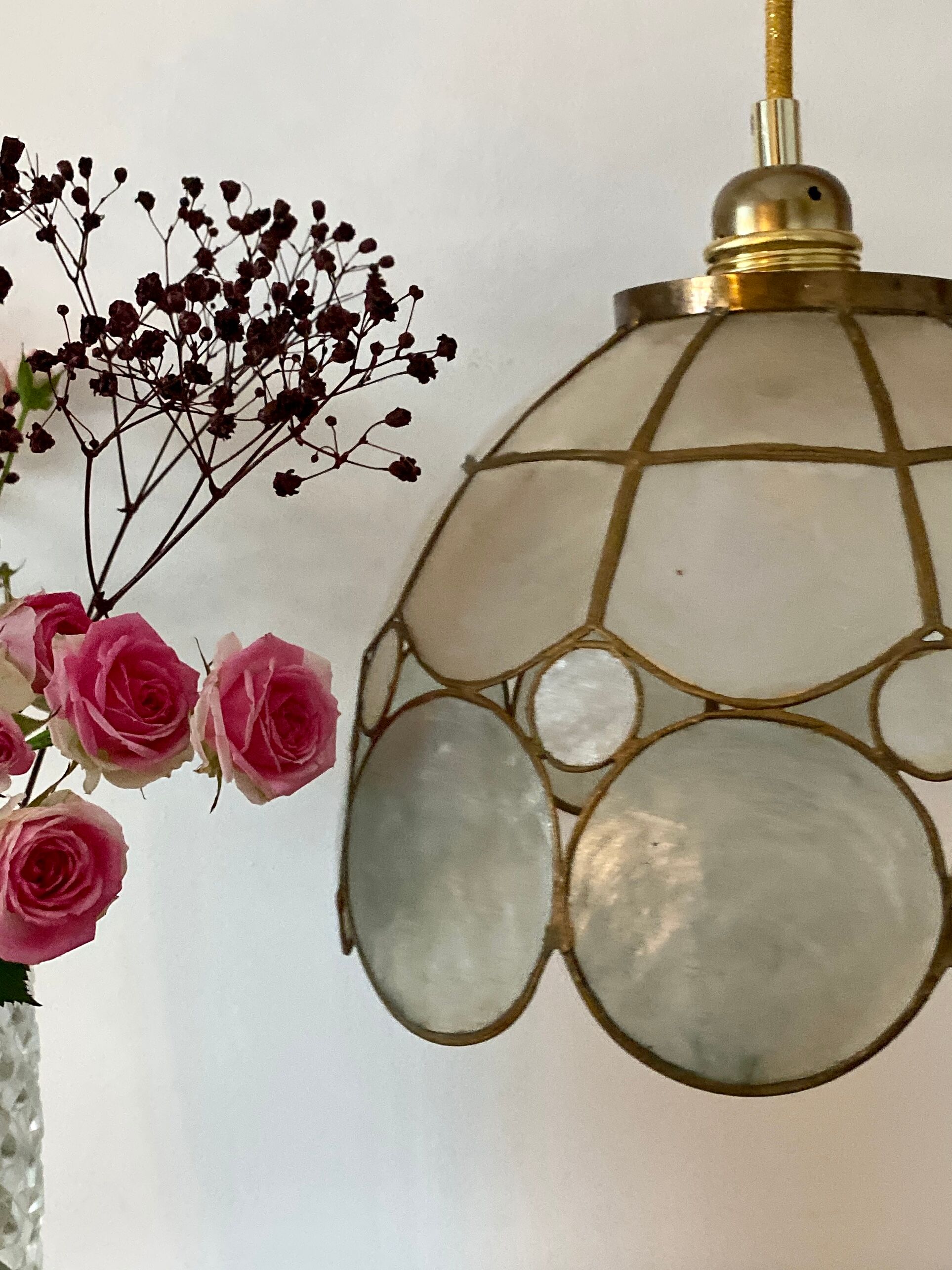 Vintage lampshade suspension in mother-of-pearl and brass