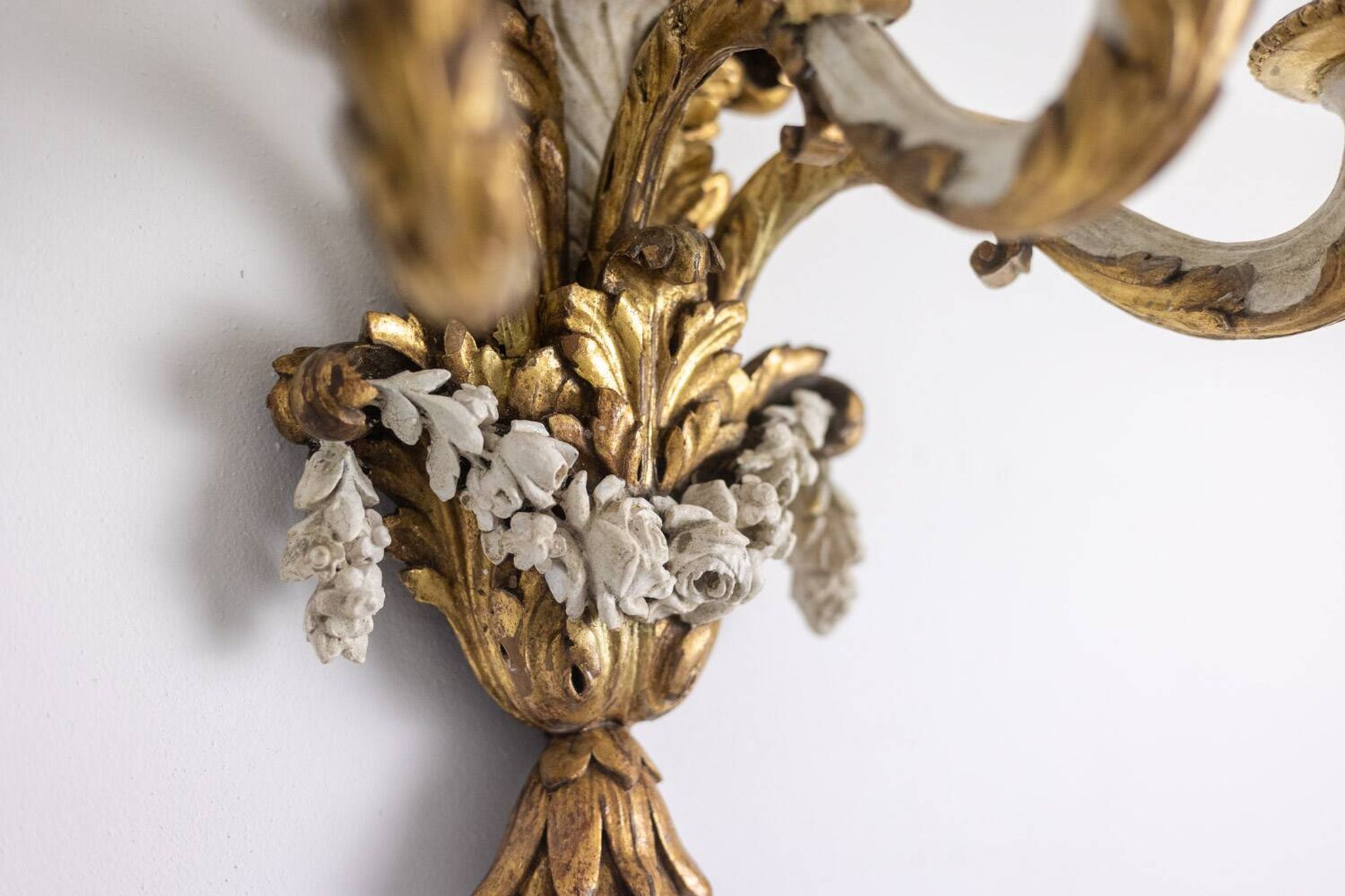 Pair of Louis XVI style wall lights in gilded and lacquered wood. Circa 1900.