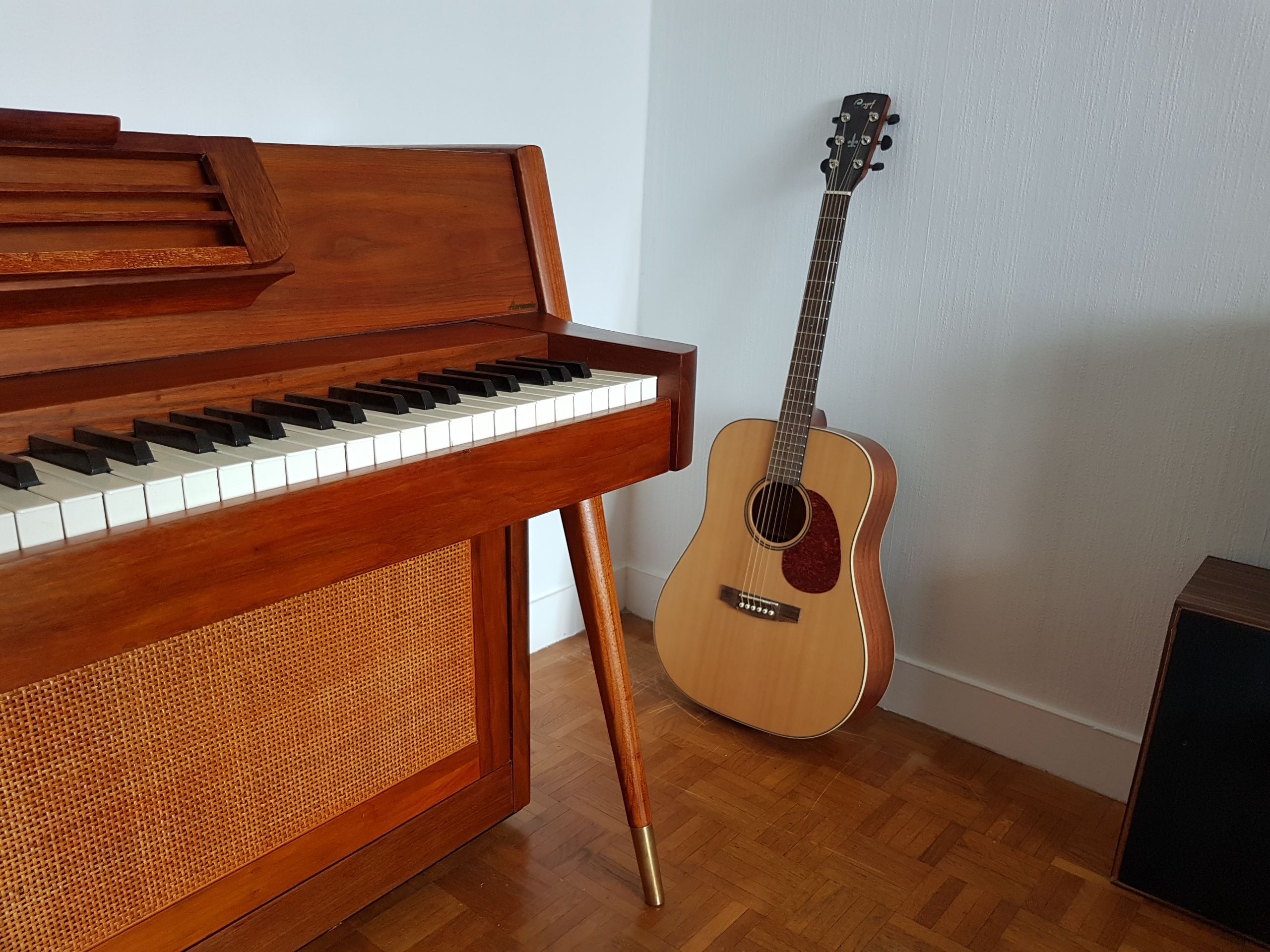 Piano Danois style Acrosonic par Baldwin