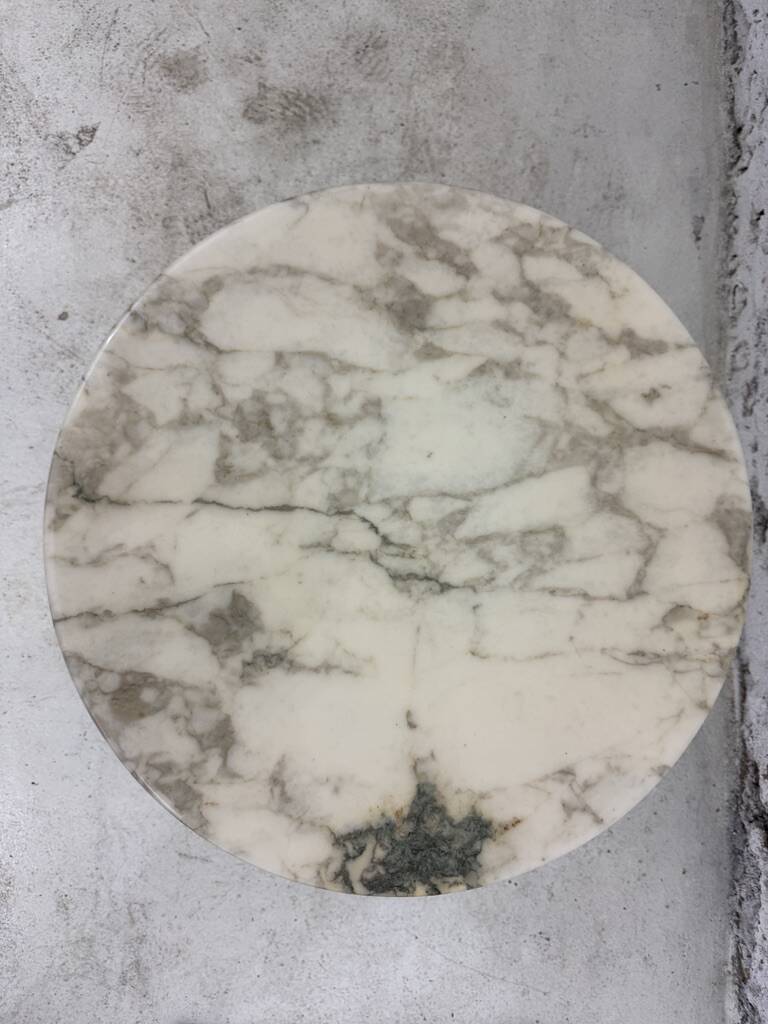 Saarinen Round Tulip Pedestal Table