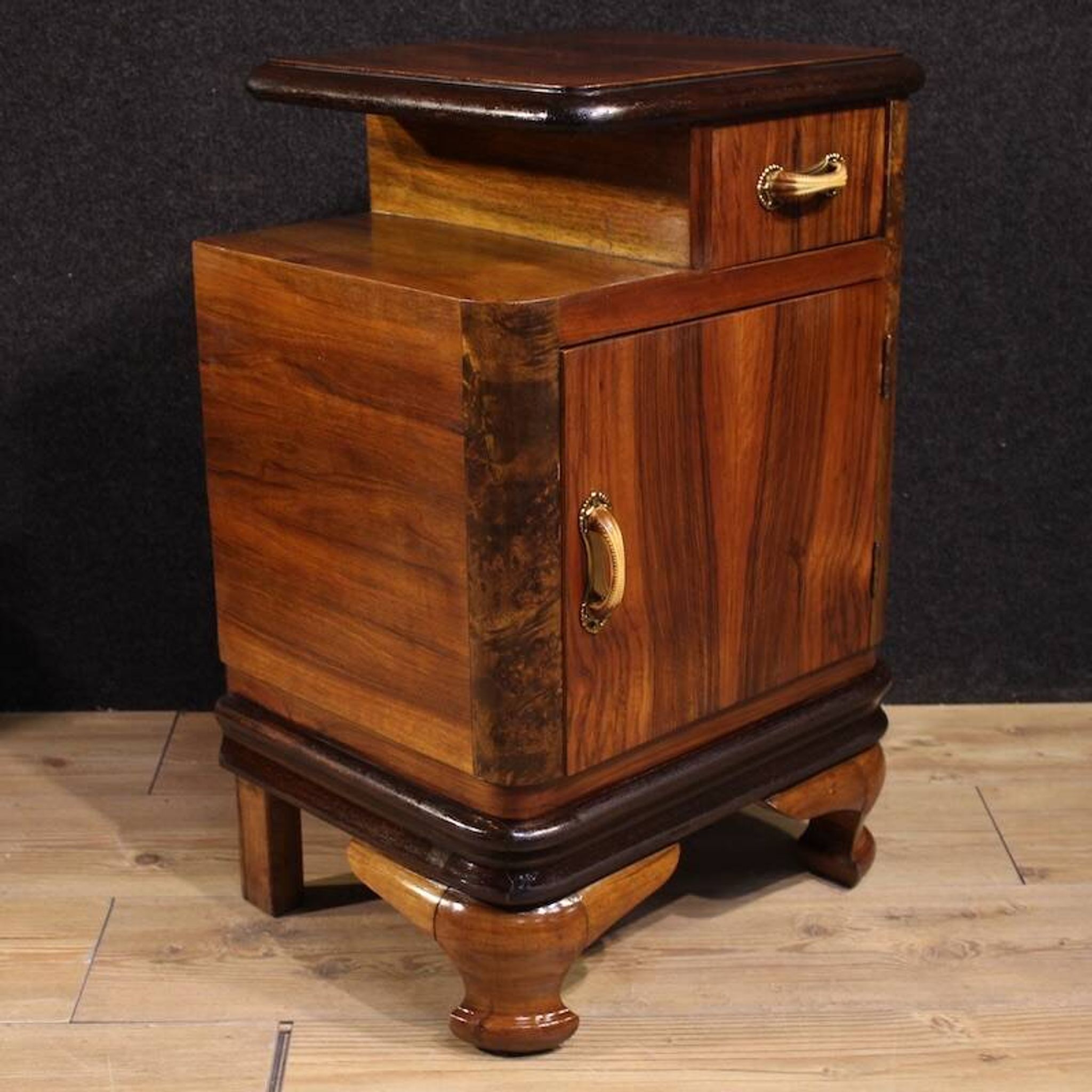 Paire de tables de chevet italiennes, 20e siècle