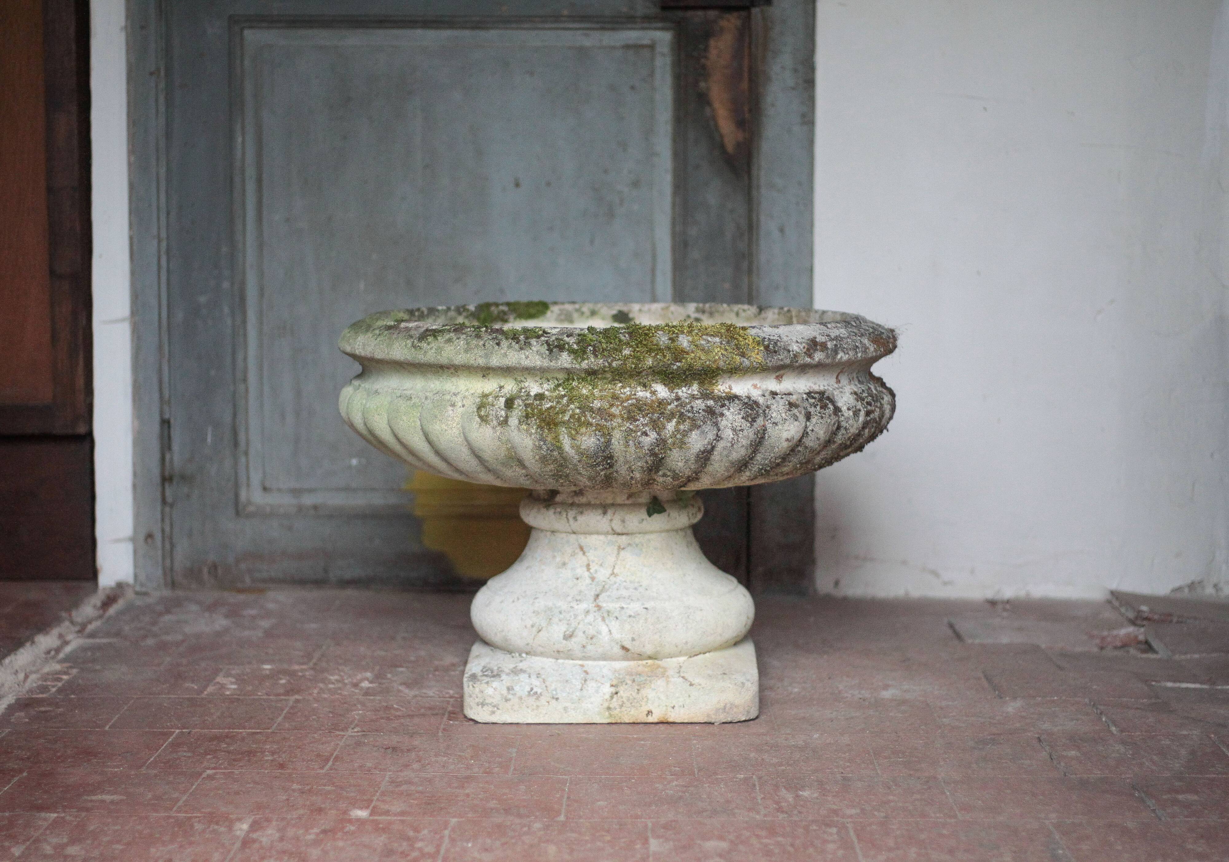 Grandon Fres planter, plant pot, outdoor pot, stone pot