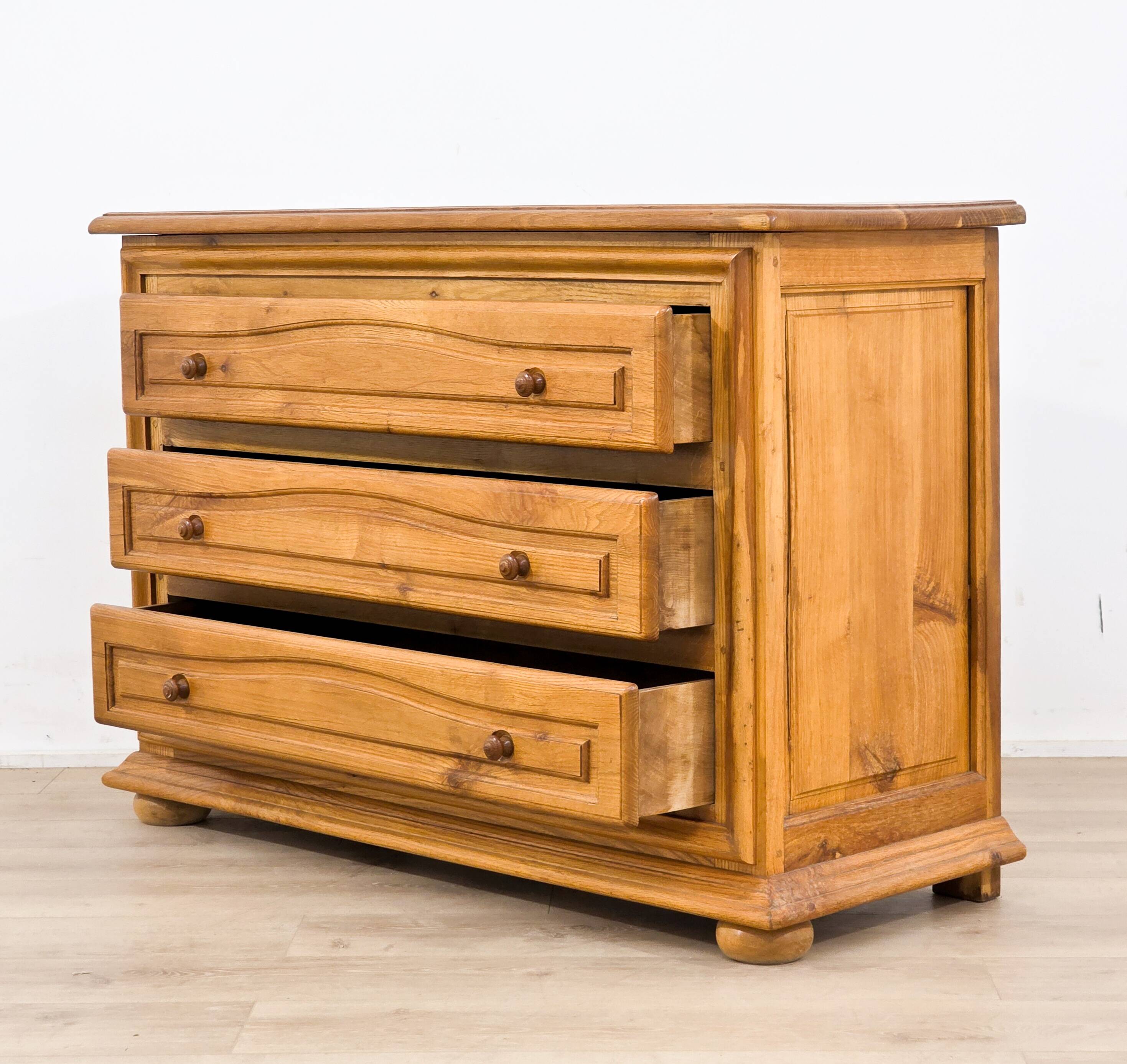 Grande commode en chêne massif des années 1970