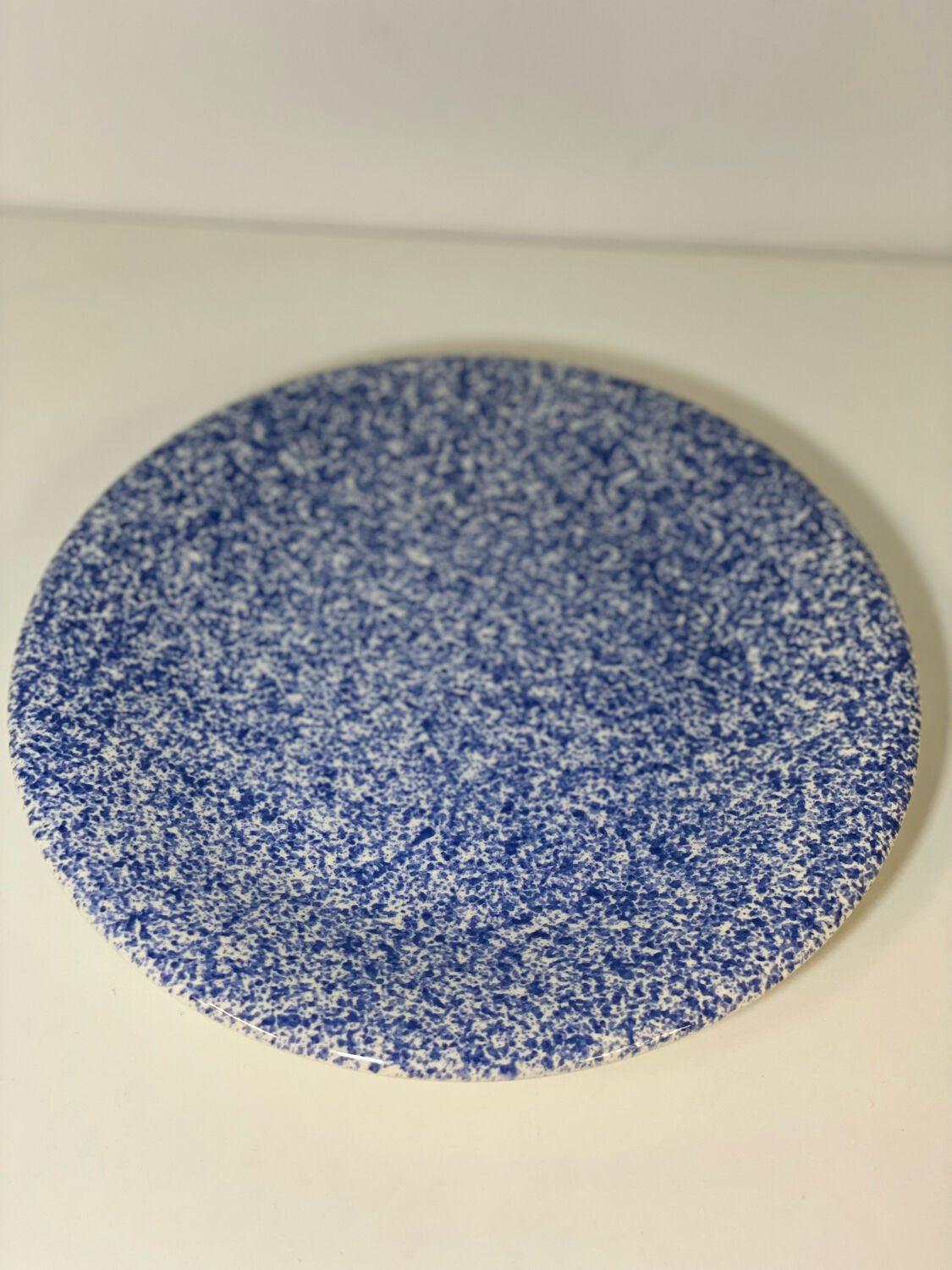 5 speckled plates