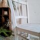 Chaise bistrot en bois ancienne patine blanche