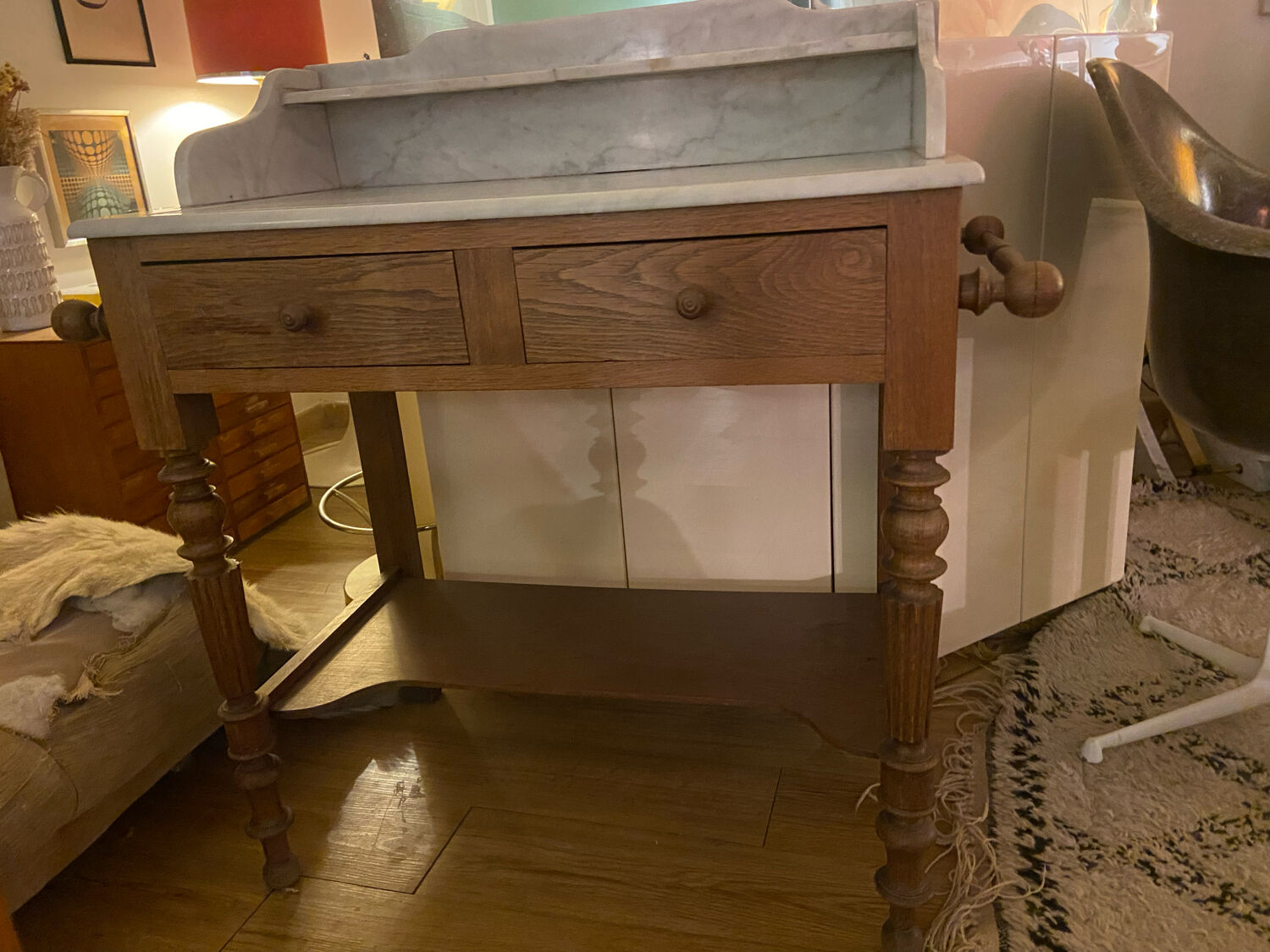 Bathroom cabinet in oak and antique marble