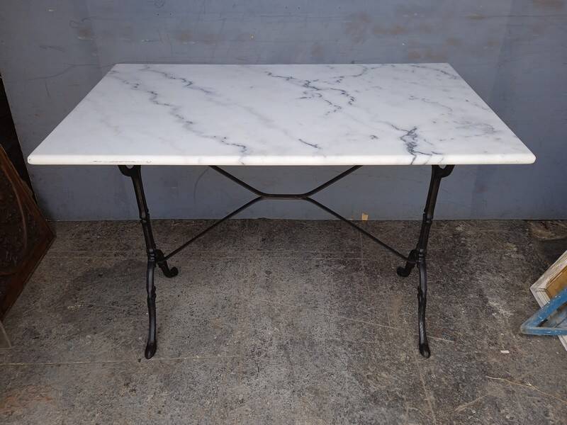 Bistro table for 4 people in white marble