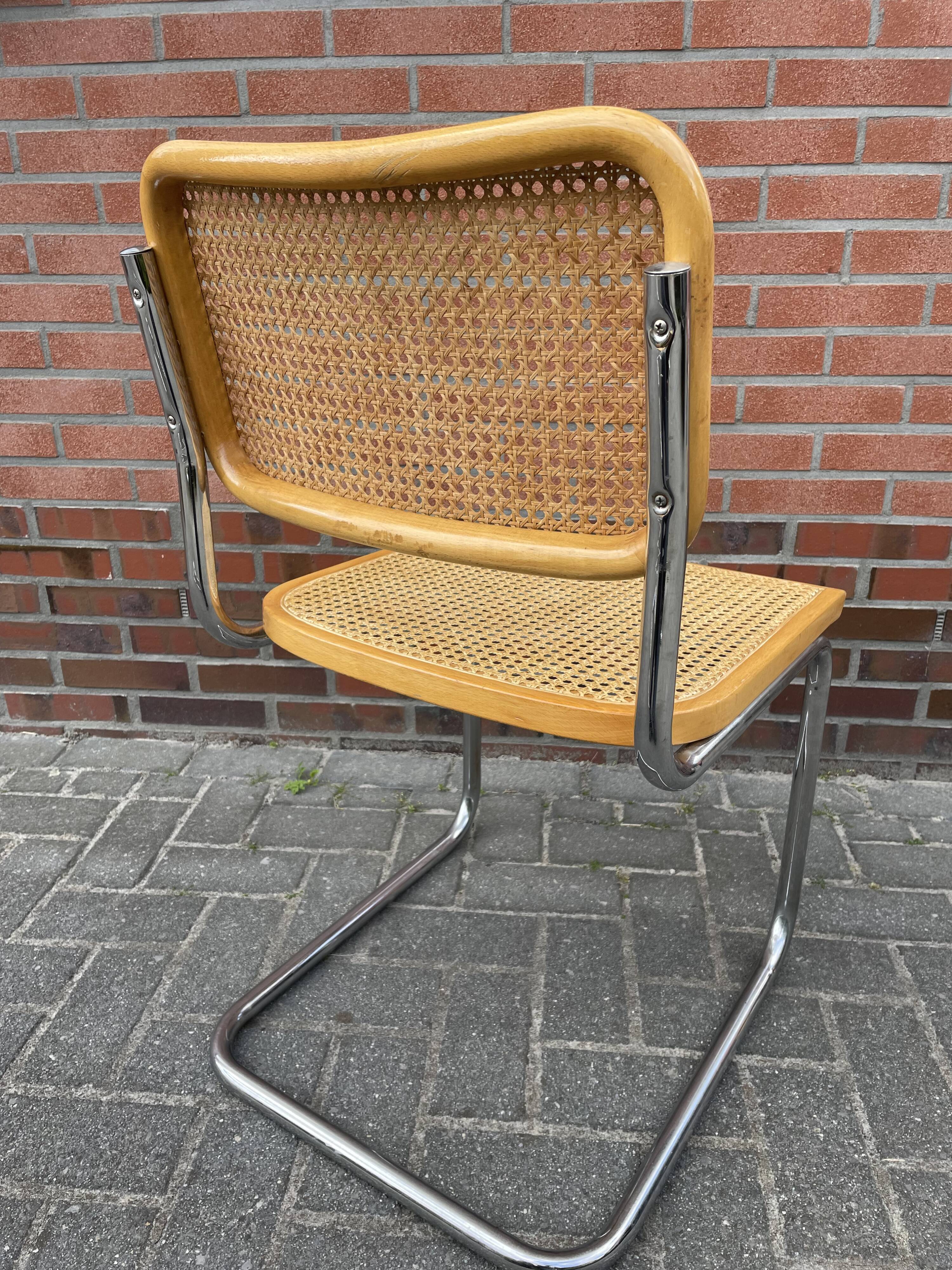 Ensemble de 4 Chaises vintage modèle Cesca B32 en chrome et bois