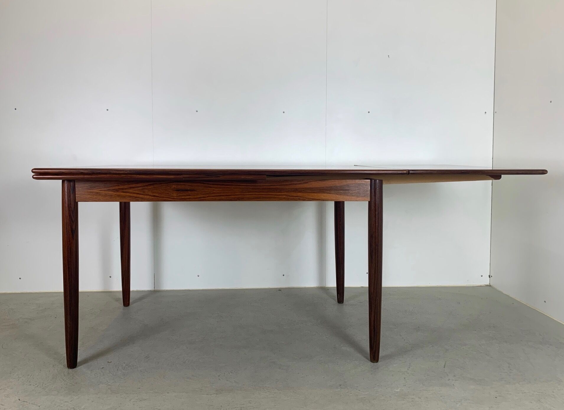 Set table and chairs in palisander